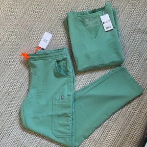 FIGS NWT Jade Color Set in Small: Casma 3-Pocket Top and Yola Skinny Scub Pants